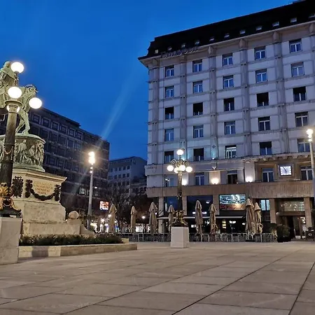 Πανσιόν Five Points Square - Center Βελιγράδι
