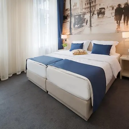 Five Points Square - Center Βελιγράδι