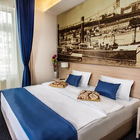 Πανσιόν Five Points Square - Center