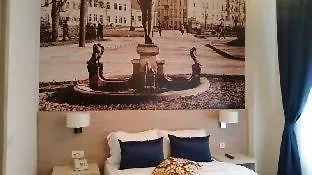 Five Points Square - Center 4*