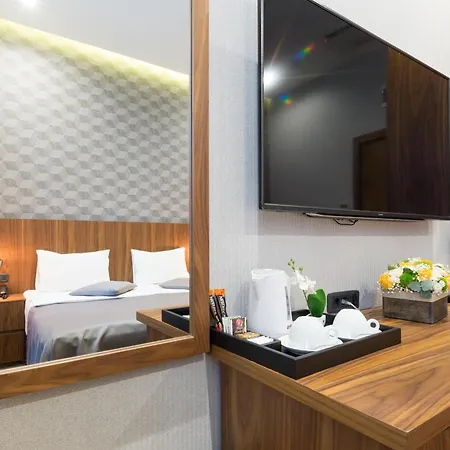 Five Points Square - Center Pensión