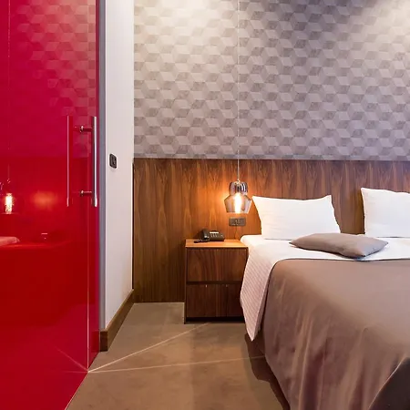 Five Points Square - Center 4*