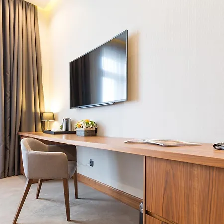 Five Points Square - Center 4* Belgrado
