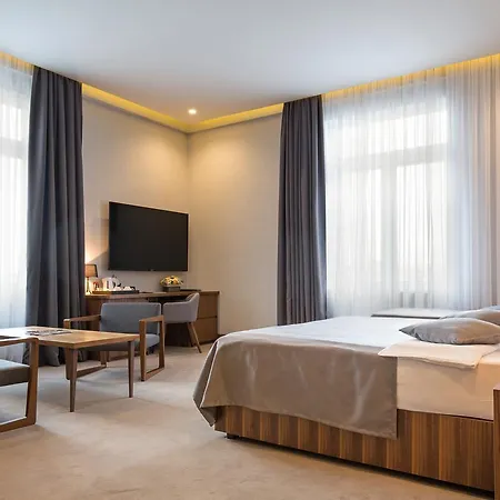 Five Points Square - Center Πανσιόν Βελιγράδι