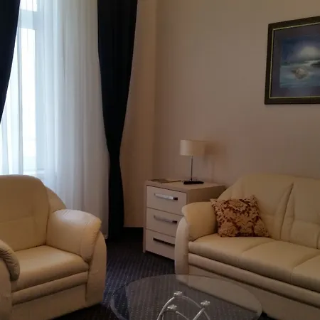 Five Points Square - Center Vendégház