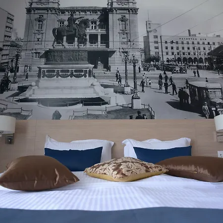 Πανσιόν Five Points Square - Center 4*