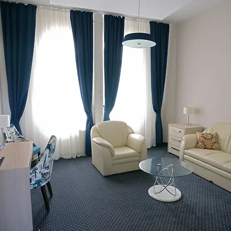 Five Points Square - Center Vendégház