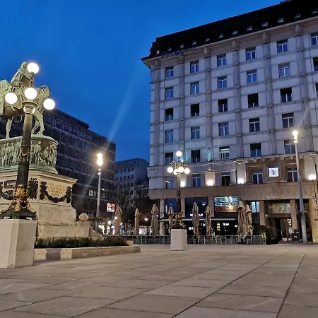 Πανσιόν Five Points Square - Center Βελιγράδι