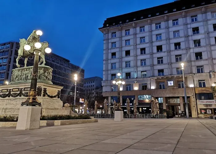 Konukevi Five Points Square - Center Belgrad