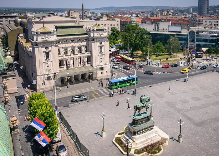 Five Points Square - Center Pensión