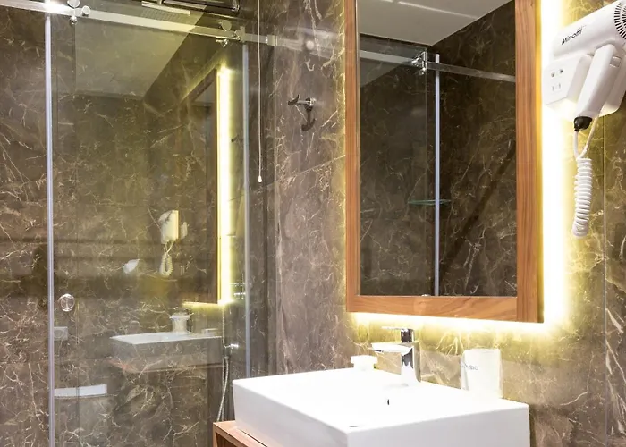 Pensión Five Points Square - Center