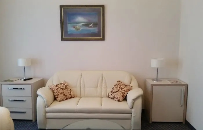 Pensión Five Points Square - Center